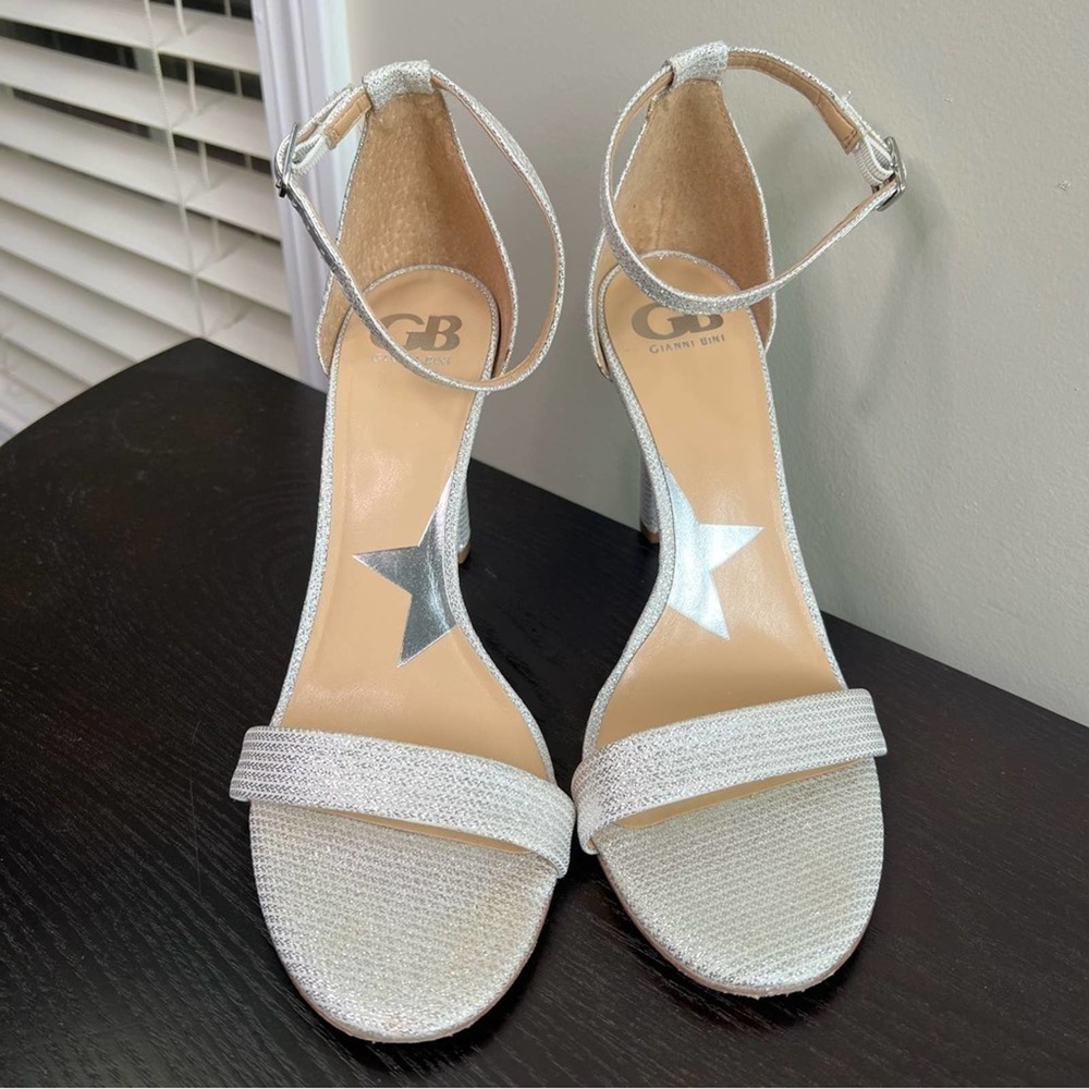 Gianni Bini Silver Sparkly Ella-Quent Fabric Ankle Strap Sandal SZ.9 #005